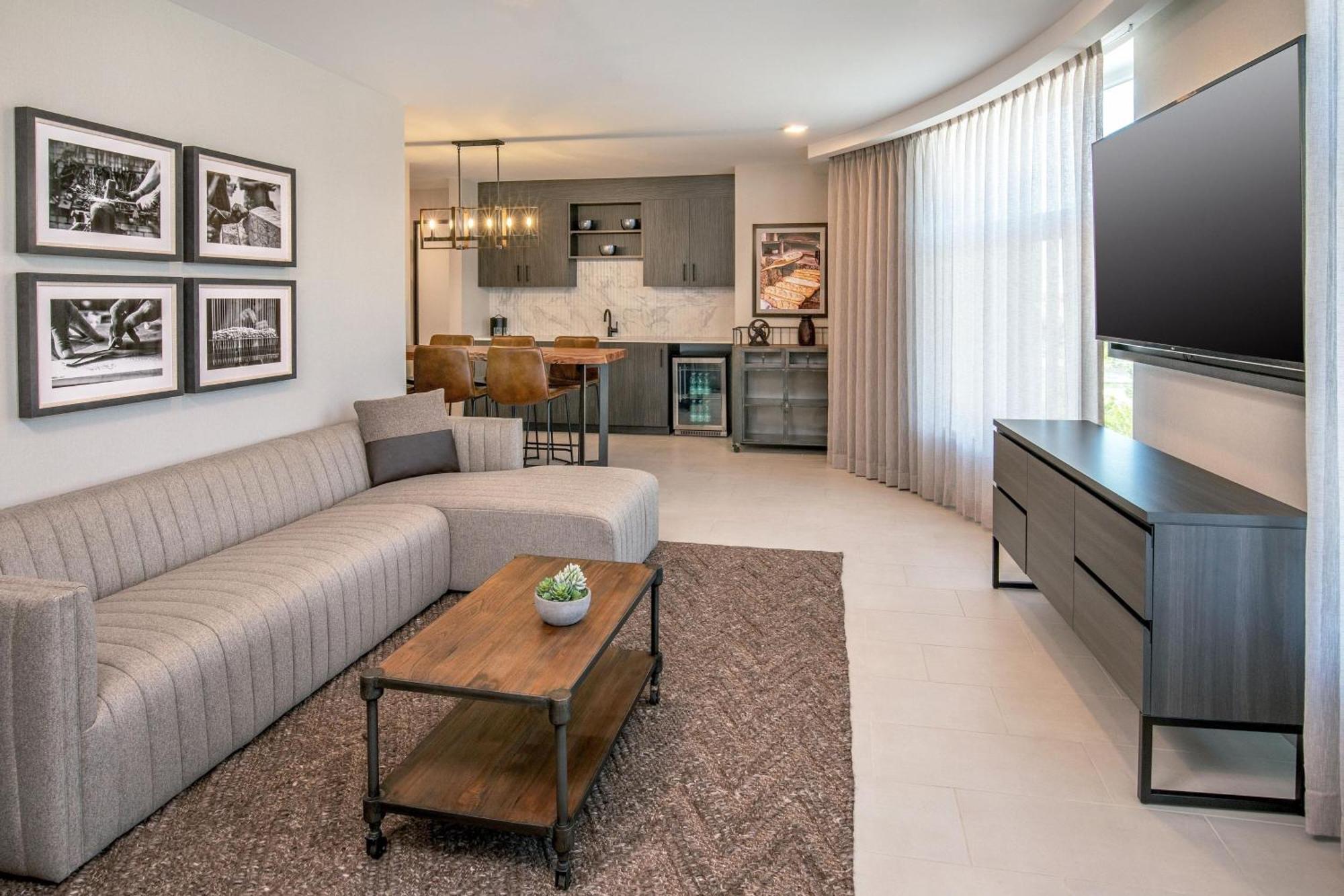 The Artisan At Tuscan Village, Salem, Nh, A Tribute Portfolio Hotel Экстерьер фото